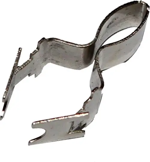 Edelstahl-Rastclip in Form eines Männchens, montierbar, für Anwendungen von Wolf, strukturiert und funktionell gestaltet, um elektrische Verbindungen zu sichern.